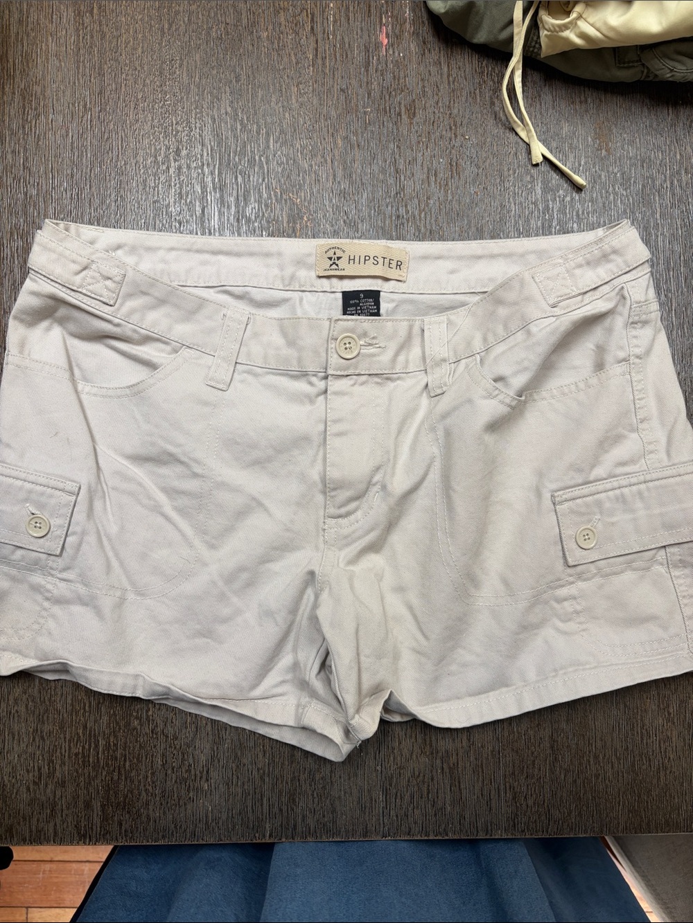 Women's Light Beige Cargo Shorts — Mid-Rise Utility Style